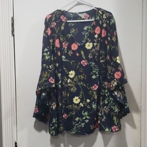Like new floral blouse